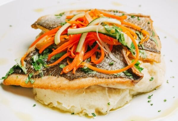 Fillets of fish from Sagres fish market, potato purée and vegetables