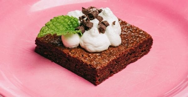 Brownie e creme de iogurte